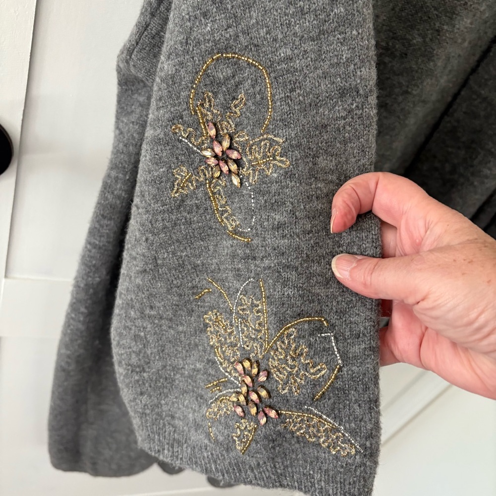Anthropologie Sweater Gray Embroidered Floral and Jewels Open Cardigan ONE SIZE - Picture 11 of 15